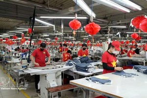 北宁省出口服装生产线。