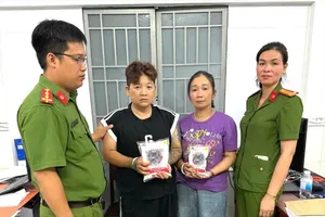杨氏燕莺和胡秀凤被暂拘。图片：公安机关提供