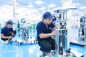 TAZMO越南公司（位于西宁省隆厚工业园区的日本独资企业）是半导体行业机器人及高科技设备制造领域的先行者之一。
