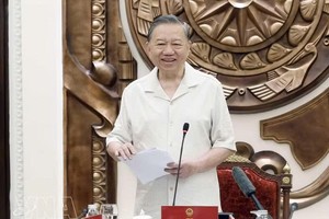 党中央总书记、国家主席苏林在会议上发表讲话。