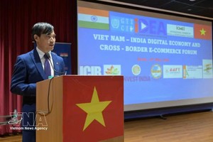 越南驻印度商务参赞裴忠尚在论坛开幕式上致辞。