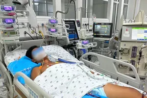 T.X.V.在胡志明市儿童医院接受积极治疗与连续血液滤过。