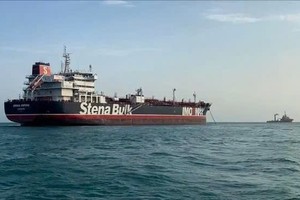 英国油轮在霍尔木兹海峡附近。图：新华社