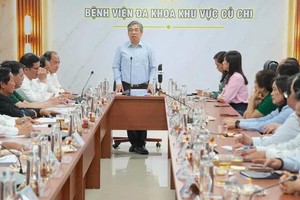 阮福禄同志在工作会议上发言。图：光辉