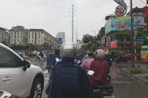 7月10日下午河内遭遇强降雨。图：福厚