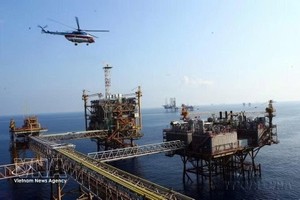 越俄联营公司（Vietsovpetro）白虎油田二号中央技术平台。图自越通社