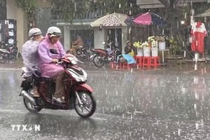 受热带低气压影响，全国多地出现强降雨。图自越通社