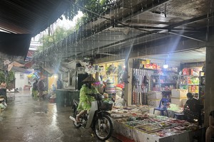 河内过去两天出现倾盆大雨。图：福厚