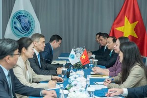 越南国家副主席武氏映春率团会见上海合作组织秘书长叶尔梅克巴耶夫。图自外交部