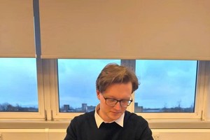 英国政治与越南历史研究者、英国共产党党员基里尔·惠特克。图自越通社