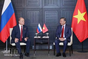 越南党中央总书记、国家主席苏林会见俄共主席久加诺夫。图自越通社