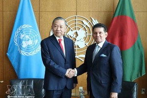 越南党中央总书记、国家主席苏林会见第81届联合国大会主席卡利勒·拉赫曼。图自越通社
