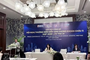 亚洲证券论坛第31届年度会议（ASF AGM 31） 新闻发布会现场。图自越通社