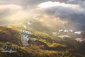 山罗省斜处首次荣获“亚洲最佳新兴旅游目的地”称号。图自越通社