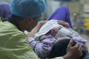 越南出生人口性别比仍高于自然平衡水平。图:成南