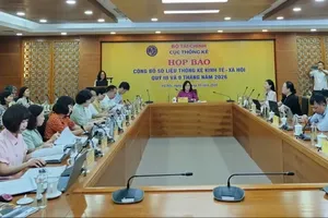 10月3日上午新闻发布会的代表。图:刘水