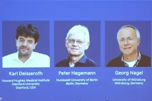 获得2026年诺贝尔生理学或医学奖的三位科学家。图自诺贝尔奖官网（NOBEL PRIZE）