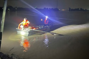 连夜调集力量与装备展开救援工作。图:PC07 科