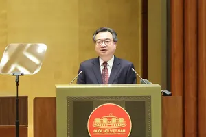 阮青毅同志在会上作专题辅导报告。图:光福