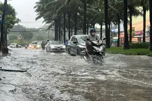 胡志明市傍晚和夜间有分散性阵雨和雷阵雨，局地强降雨。图:国雄