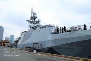 英国皇家海军“斯佩”号(HMS Spey)近海巡逻舰停靠芽龙-庆会国际港。图片来源：越通社