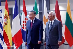 越南党中央总书记、国家主席苏林与欧洲理事会主席安东尼奥·科斯塔（António Costa）。图自越通社