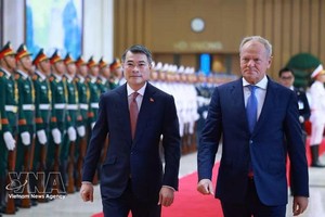 越南政府总理黎明兴主持仪式，欢迎波兰共和国总理访越。图自越通社