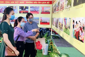 Triển lãm ảnh “Đảng Cộng sản Việt Nam – Những dấu ấn lịch sử”