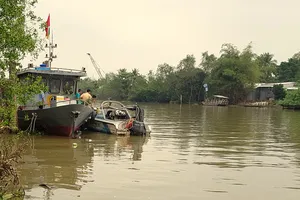 Một CSGT đường thủy mất tích khi tuần tra trên sông Hậu