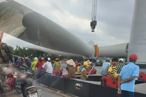 Sóc Trăng tập trung giải quyết vướng mắc tại các dự án điện gió