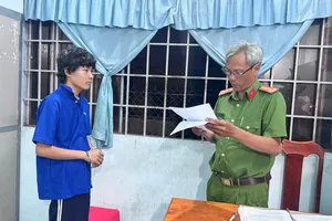 Bắt khẩn cấp nghi phạm giết 2 mẹ con ở Vĩnh Long