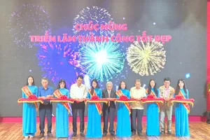 Khai mạc triển lãm tranh “Sắc màu Cửu Long” năm 2025