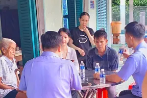 Đoàn công tác của Cơ quan điều tra Viện KSND Tối cao có mặt tại nhà nữ sinh B.T.