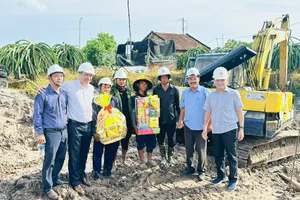 Thi công xuyên lễ trên những công trình lưới điện miền Nam