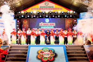 Hơn 400 gian hàng tại hội chợ Oóc Om Bóc – Đua ghe Ngo TP Cần Thơ năm 2025