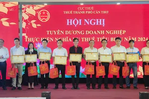 Cần Thơ: Tuyên dương 220 doanh nghiệp nộp thuế tiêu biểu