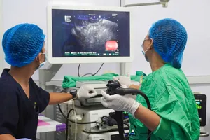 Điều trị thành công bệnh nang giả tụy bằng stent LAMS đầu tiên tại ĐBSCL