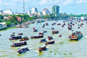 Rộn ràng lễ hội Tống phong vùng sông nước Cần Thơ
