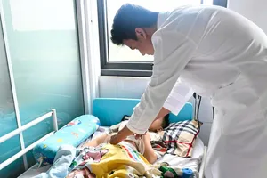 Cứu sống bệnh nhi bị xoắn ruột hoại tử hồi tràng 60cm