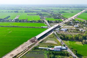 Dự án cao tốc Châu Đốc - Cần Thơ - Sóc Trăng qua Cần Thơ thiếu hơn 5 triệu m3 cát, đá