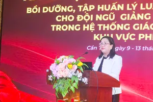 Bồi dưỡng, tập huấn lý luận chính trị cho giảng viên, giáo viên khu vực phía Nam