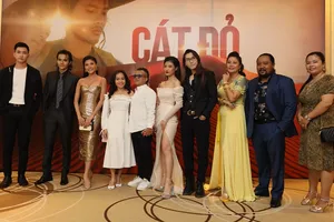 Đau đáu thân phận người phụ nữ trong phim Cát đỏ