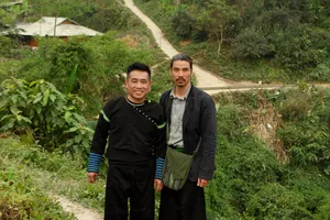 TikToker team Châu Phi hào hứng đóng vai "lạ" trong phim tết