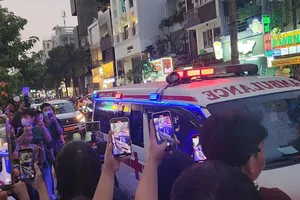 Dùng xe cứu thương quảng bá ra mắt phim gây tranh cãi