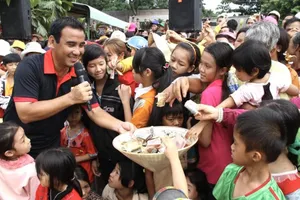 Bị nhà sản xuất "Mái ấm gia đình Việt" tố bội tín, Quyền Linh nói gì?