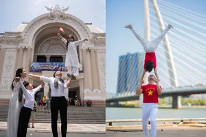 NSƯT Quốc Cơ làm xiếc với 2 con trên phố