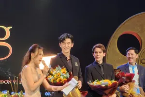 Mos và Bank xuất hiện tại sự kiện công bố phim Chị ngã em nâng