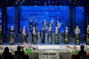 “Khăn rằn thương nhớ” - chuyến trở về với ký ức Nam bộ