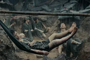 7 ngày công chiếu, phim Mưa đỏ thu 200 tỷ đồng