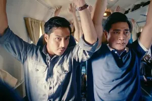 "Tử chiến trên không" vượt mốc 100 tỷ đồng